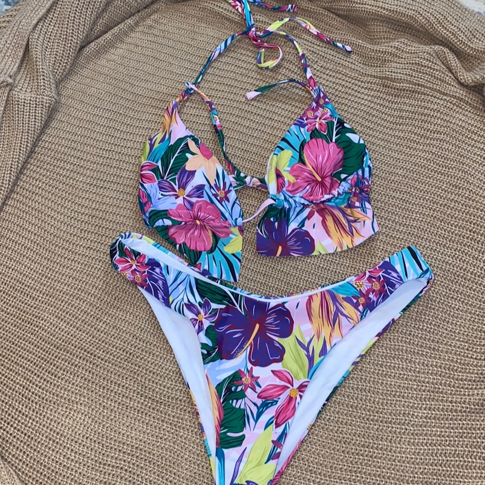 SHEIN floral ruffle top bikini